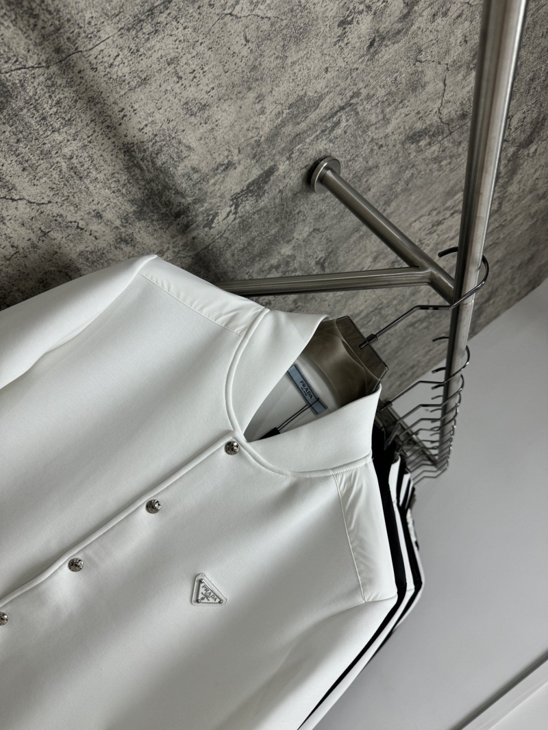 Pra*a outwear